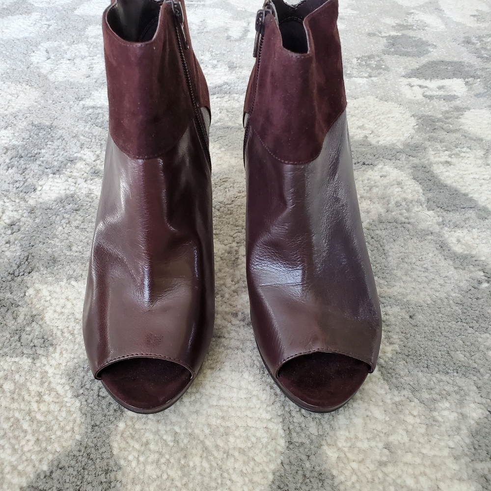 Nine West Getonito Dk Brown Leather Peep Toe Booties - 4" Heels - Size 10M